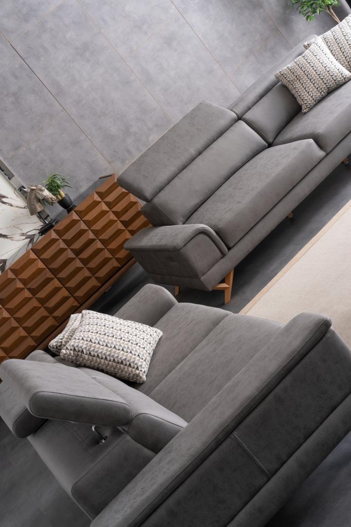 mzf210100487-683x1024