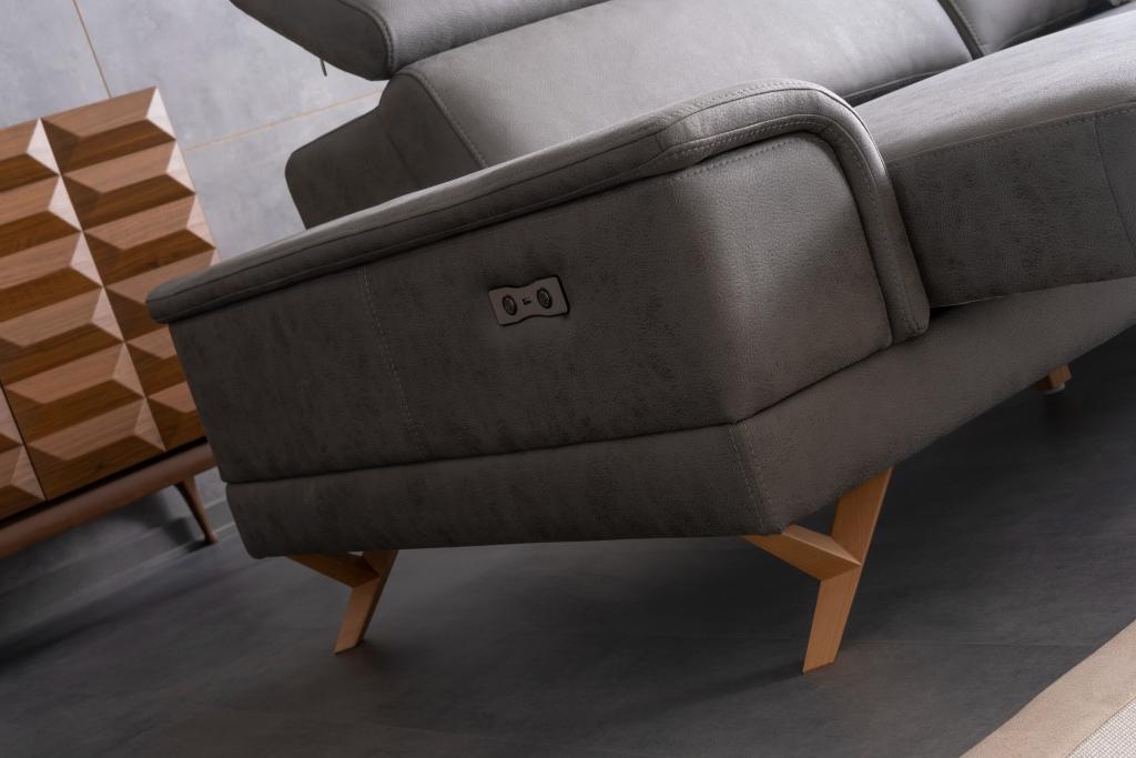 mzf210100490-1024x683